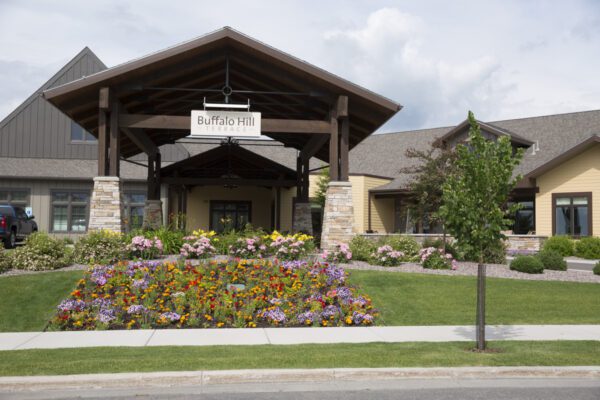 BHT Entrance summer close up